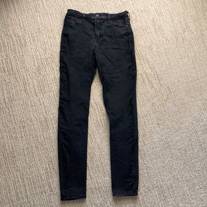 A&F Super Skinny black stretch jeans 28/6L
